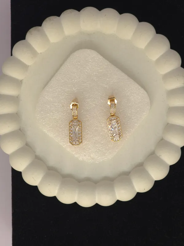 Gold_Tone_Crystal_Drop_Earrings_For_Women