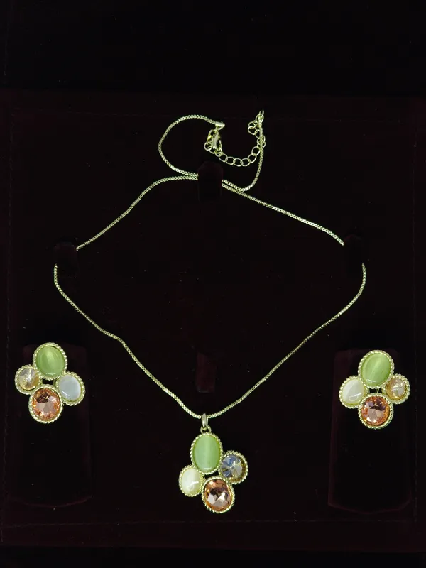 Gold_Tone_Floral_Stone_Necklace_And_Earrings_Set_For_Women
