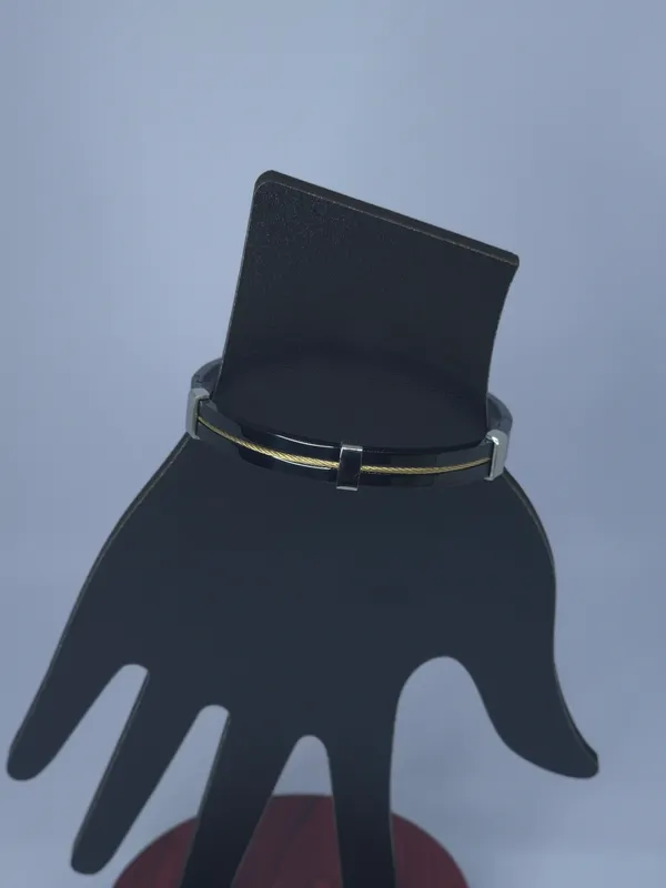 Black_Braided_Bracelet_For_Men_And_Women