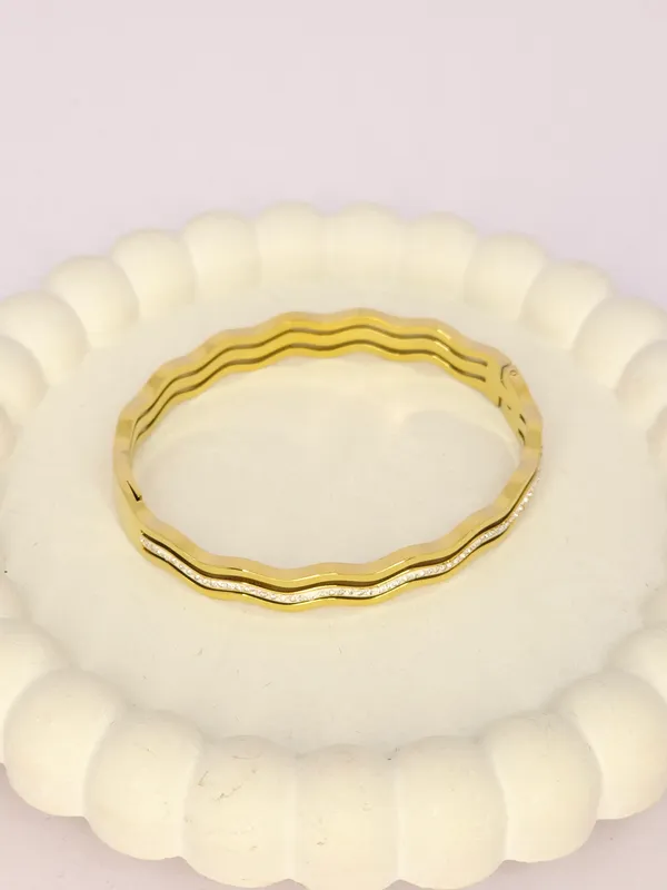 Gold_Tone_Steel_Wavy_Layered_Slim_Bangle_For_Women