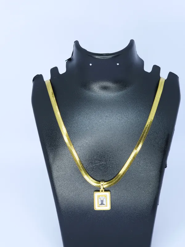 Gold_Tone_Mesh_Chain_Geometric_Pendant_Necklace_For_Women