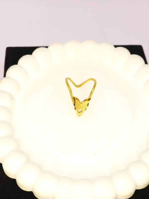 Gold_Tone_Leaf_Design_Nose_Ring_For_Women