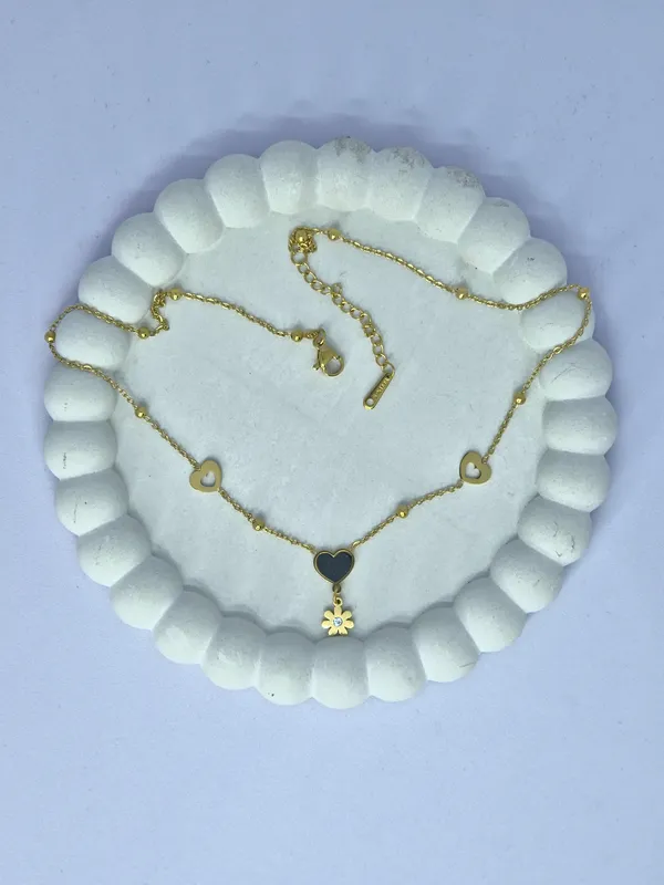 Gold_Tone_Heart_Flower_Pendant_Necklace_For_Women