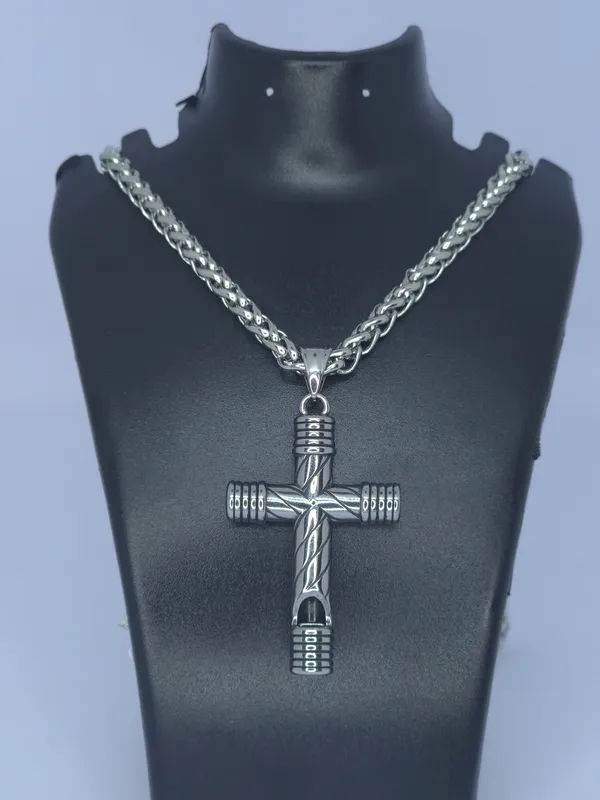 Silver_Tone_Textured_Cross_Pendant_Necklace_For_Unisex
