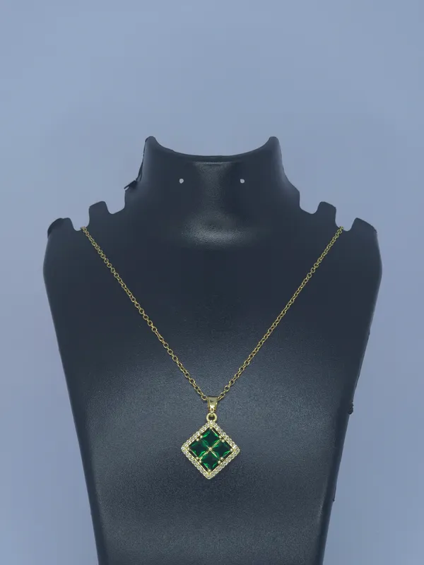 Gold_Tone_Green_Square_Pendant_Necklace_For_Women