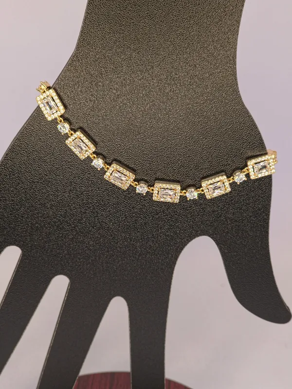 Gold_Tone_Geometric_Stone_Bracelet_For_Women