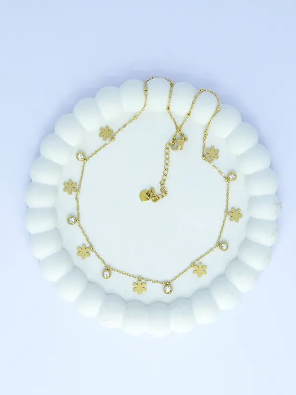 Gold_Tone_Floral_Charm_Necklace_For_Women