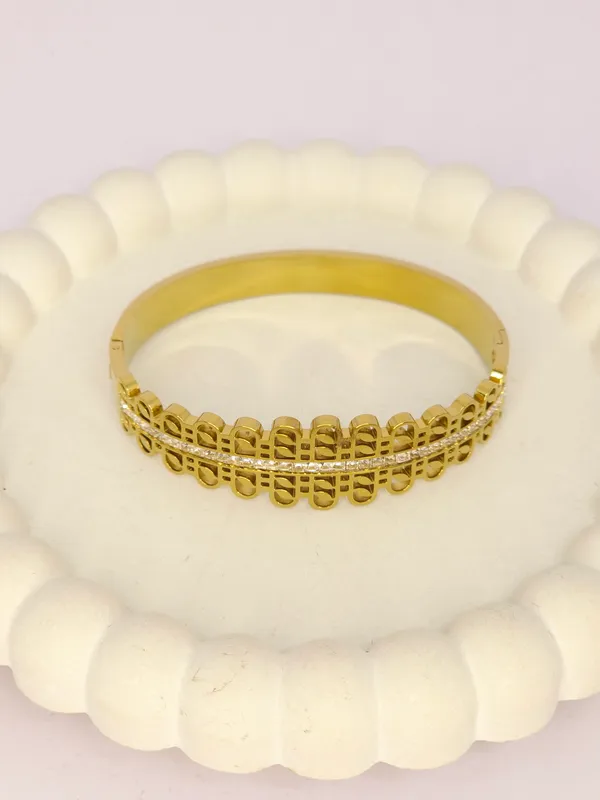 Gold_Tone_Rhinestone_Link_Bangle_For_Women