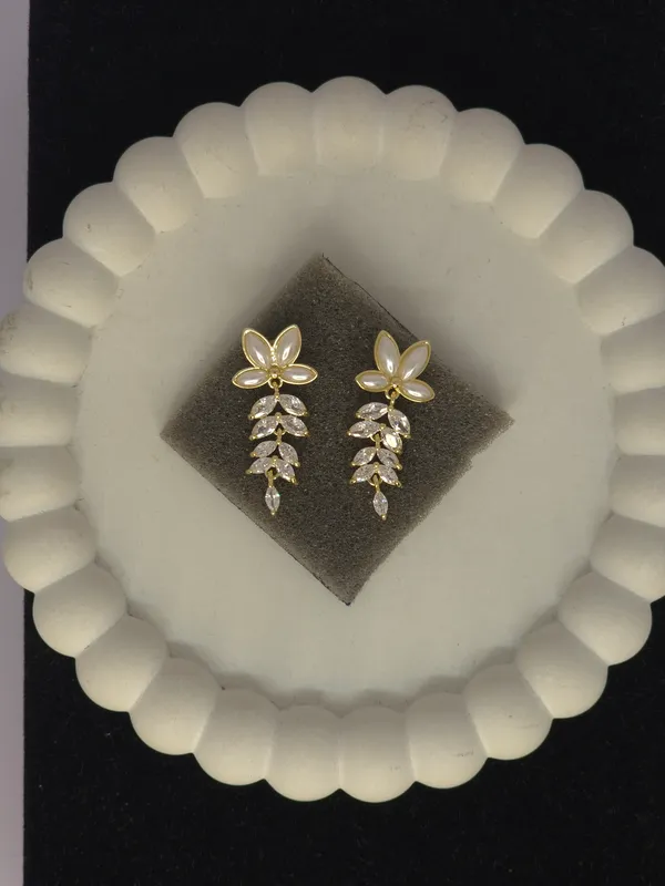 Gold_Tone_Floral_Leaf_Drop_Earrings