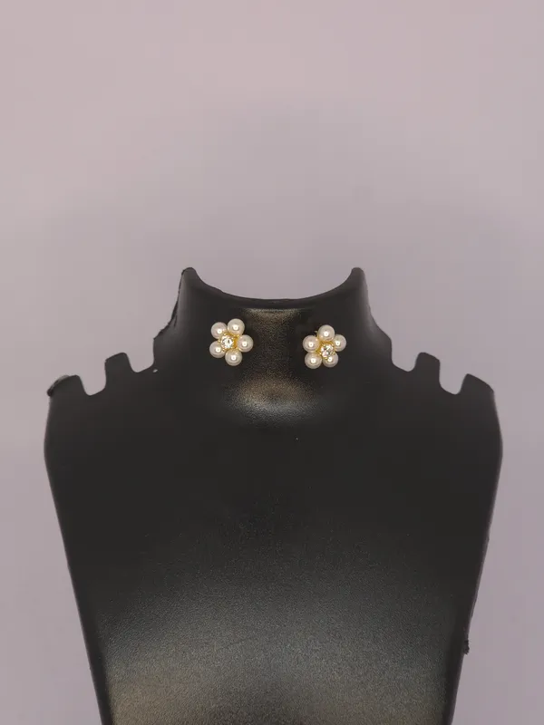 Gold_Tone_Steel_Floral_Cluster_Stud_Earrings_For_Women