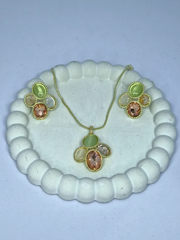 Gold_Tone_Floral_Stone_Necklace_And_Earrings_Set_For_Women