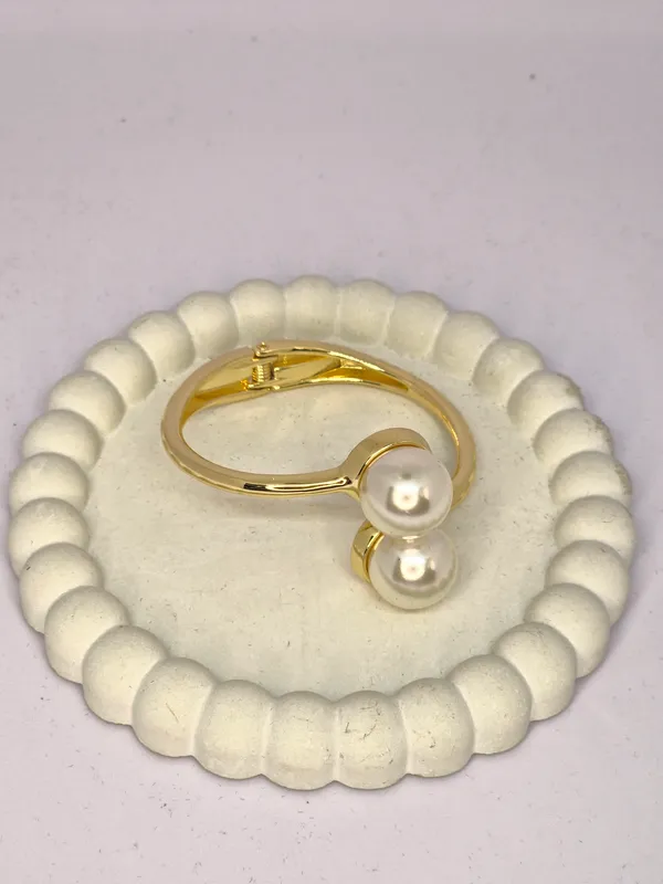 Gold_Tone_Pearl_Hair_Clip_For_Women