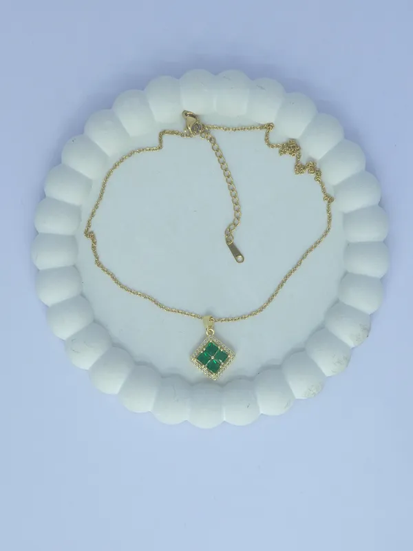Gold_Tone_Green_Square_Pendant_Necklace_For_Women