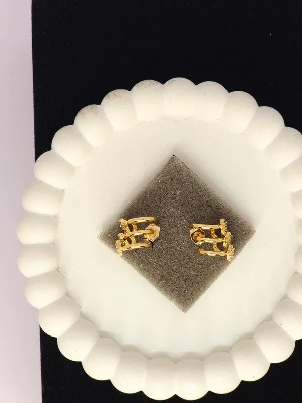 Gold_Tone_Star_Cluster_Ear_Cuff_Earrings