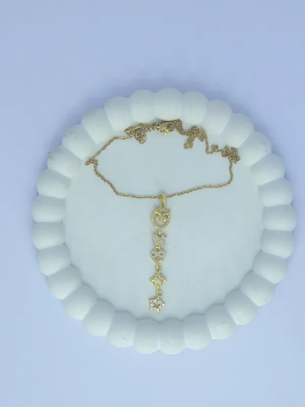 Gold_Tone_Pendant_Necklace_For_Women