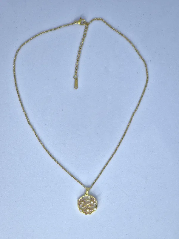Gold-Tone_Floral_Pendant_Necklace_For_Women