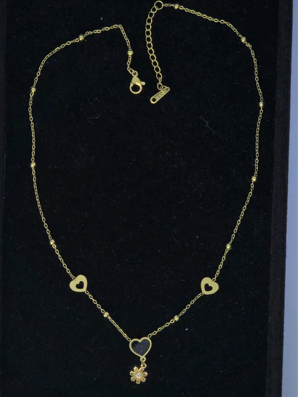 Gold_Tone_Heart_Flower_Pendant_Necklace_For_Women