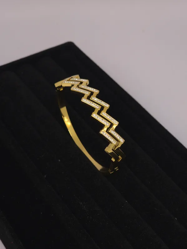 Gold-Tone_Zigzag_Link_Bracelet_For_Women