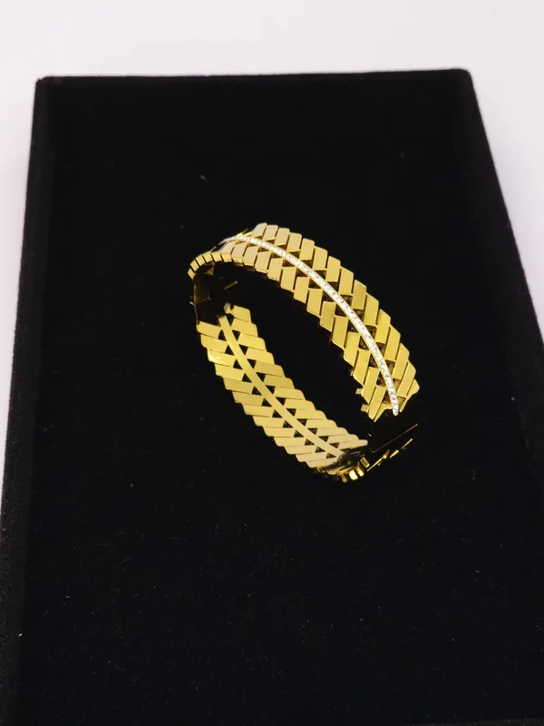 Gold_Tone_Geometric_Link_Bracelet_For_Women