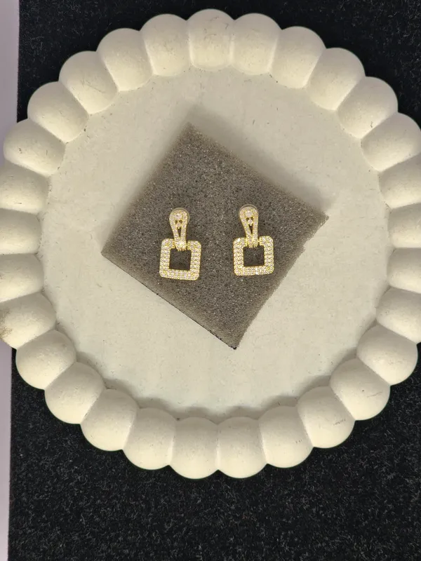 Gold_Tone_Geometric_Stud_Earrings_For_Women