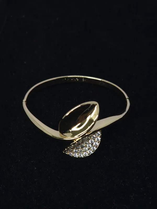 Gold_Tone_Steel_Leaf_Crystal_Cuff_Bracelet_For_Women