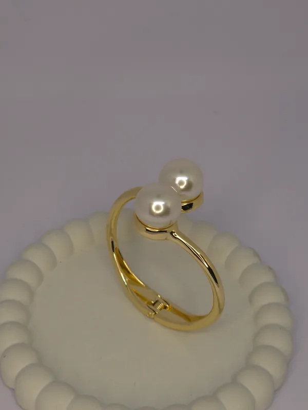 Gold_Tone_Pearl_Hair_Clip_For_Women