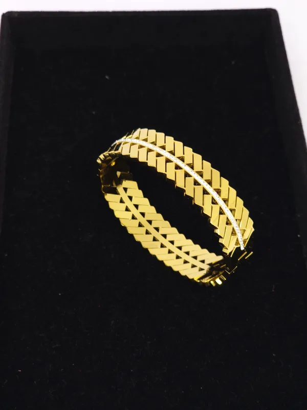 Gold_Tone_Geometric_Link_Bracelet_For_Women