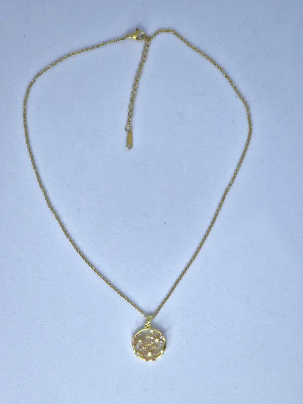 Gold-Tone_Floral_Pendant_Necklace_For_Women