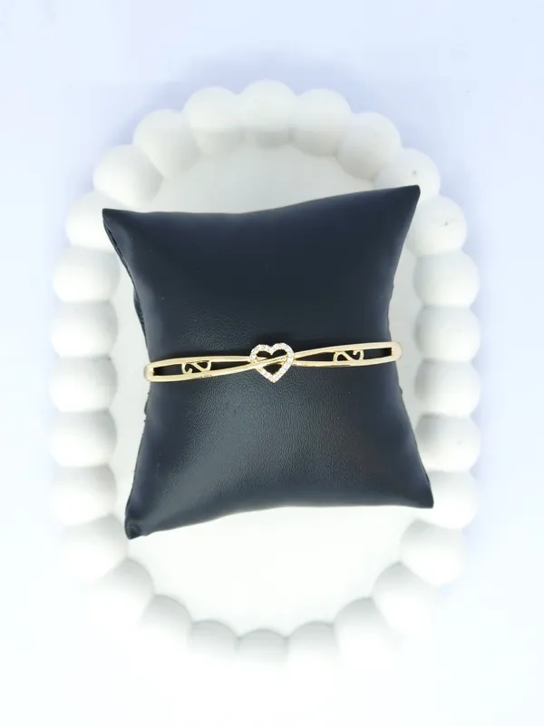 Gold_Tone_Steel_Heart_Centrepiece_Bangle_Bracelet_For_Women