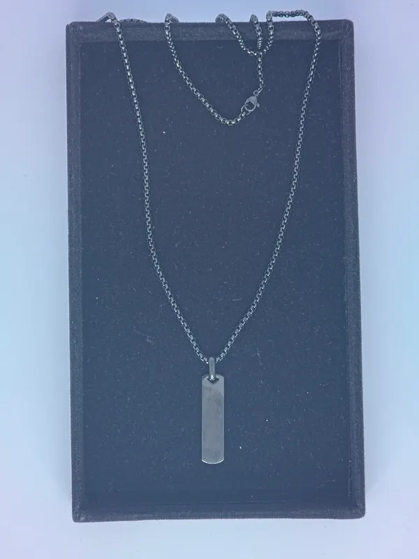 Black_Pendant_Chain_Necklace_For_Men