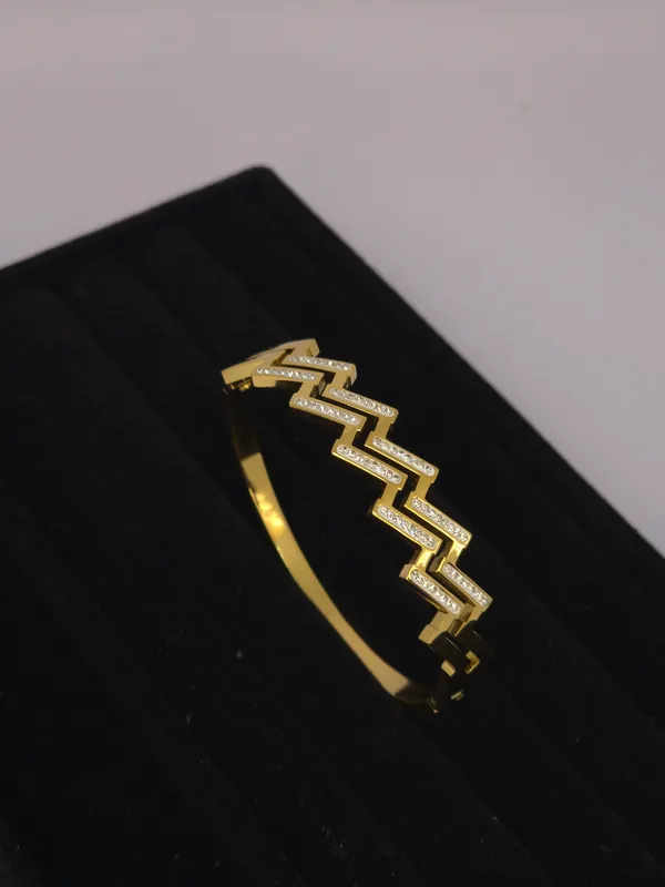 Gold-Tone_Zigzag_Link_Bracelet_For_Women