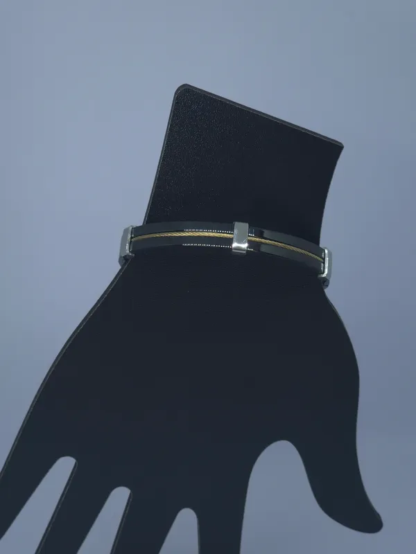 Black_Braided_Bracelet_For_Men_And_Women