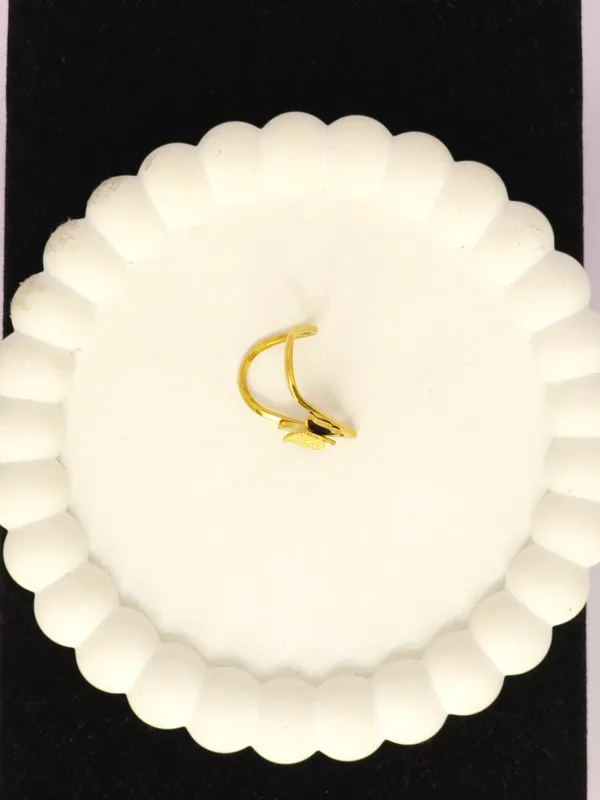 Gold_Tone_Leaf_Design_Nose_Ring_For_Women