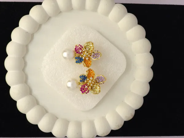 Gold_Tone_Multicolour_Floral_Pearl_Stud_Earrings_For_Women