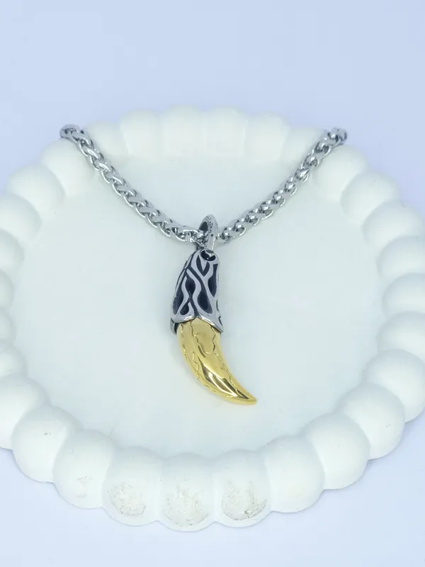 Silver_Tone_Metal_Claw_Pendant_Necklace_For_Men