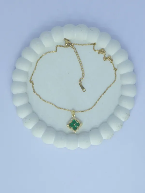 Gold_Tone_Green_Square_Pendant_Necklace_For_Women