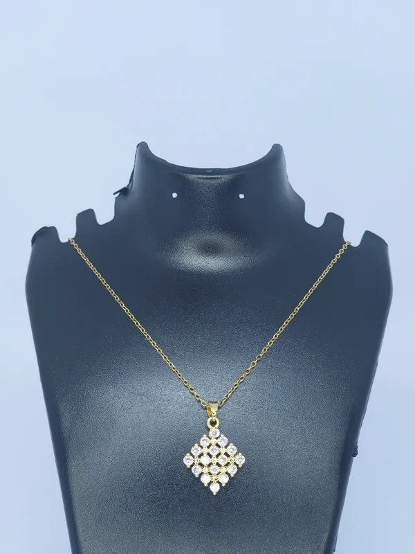 Gold_Tone_Stone_Pendant_Necklace_For_Women
