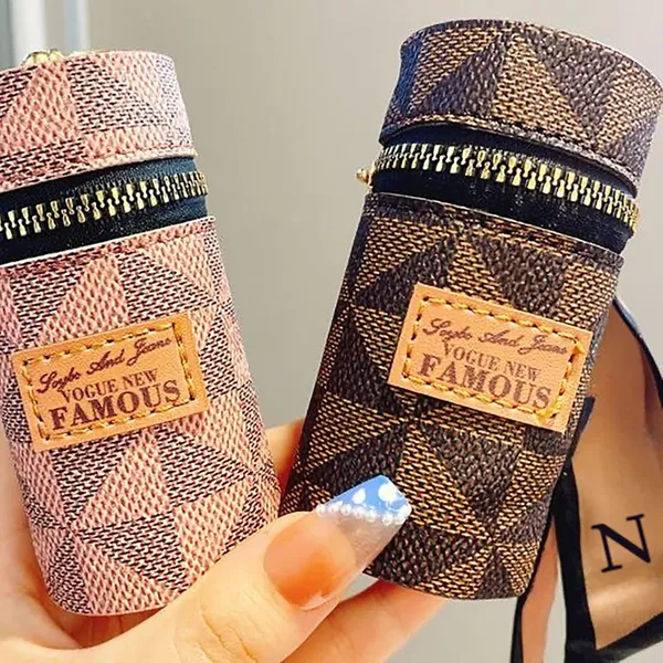 2pcs_Lipstick_Organizer_Luxury_Leather_Lip_Gloss_Bag_Mini_Lipstick_Case_With_Keychain_Girls_Travel_Lipgloss_Makeup_Storage_Holder_For_Purse_Perfume_Fingernail_Polish_Classic_Karat379