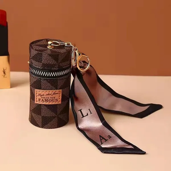 2pcs_Lipstick_Organizer_Luxury_Leather_Lip_Gloss_Bag_Mini_Lipstick_Case_With_Keychain_Girls_Travel_Lipgloss_Makeup_Storage_Holder_For_Purse_Perfume_Fingernail_Polish_Classic_Karat379