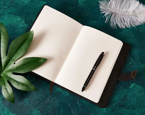 Diary_With_Lock_A5_Pu_Leather_Journal_With_Combination_Vintage_Journal_Password_Protected_Notebook_With_Pen_Gift_Box_Diary_Planner_Organizer_For_Women_Men_8_6x5_8in_192_Pages_Retro_White