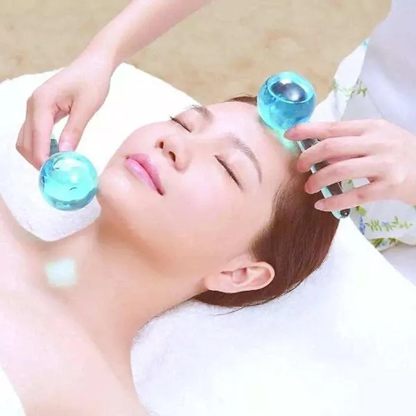 Facial_Ice_Globe_Roller_Ball_Cooling_Face_Massage_Tool_For_Puffiness_Eye_Bags_Wrinkles_Anti_Aging_Soothing_Cryo_Face_Roller_For_Firming_Glowing_Skin_Blue