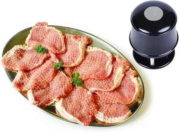 Premium_Meat_Tenderizer_With_56_Sharp_Needles_Round_Kitchen_Accessory_For_Poultry_Beef_Fish_And_More_Comes_With_Protective_Cover
