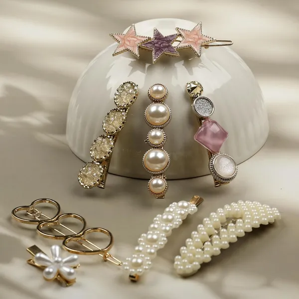 Pearl_Hair_Clips_For_Women_Girls_Gold_White_Acrylic_Resin_Heart_Flower_Crystal_Design_Pack_Of_8_Hair_Clips_Set_4