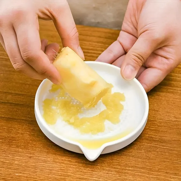 Ceramic_Garlic_Grater_Plate_With_Filter_Pour_Spout_Manual_Ginger_Grinder_Paste_Maker_Ceramic_Grinding_Dish_With_Cleaning_Brush_For_Garlic_Ginger_Turmeric_Nutmeg_Fruits_Vegetables
