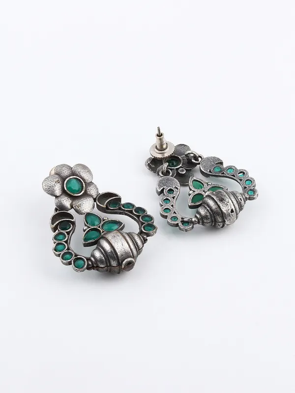 Oxidised_Brass_Emerald_Floral_Chandbali_Earrings