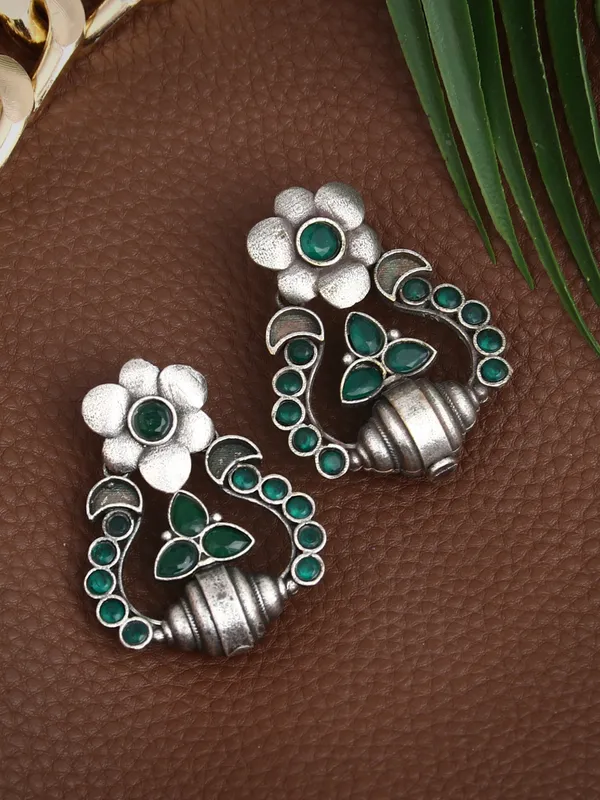 Oxidised_Brass_Emerald_Floral_Chandbali_Earrings