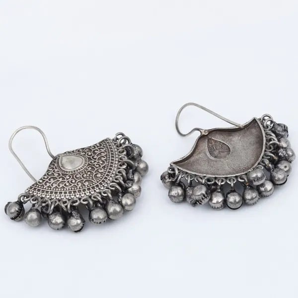 Oxidised_Silver_Pearl_Fan_Jhumka_Earrings