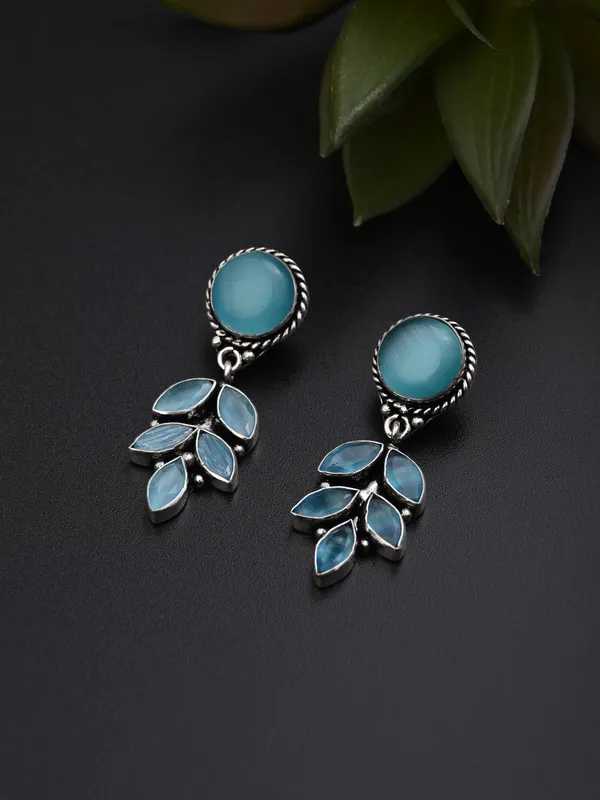 Silver_Oxidised_leaf_drop_earring