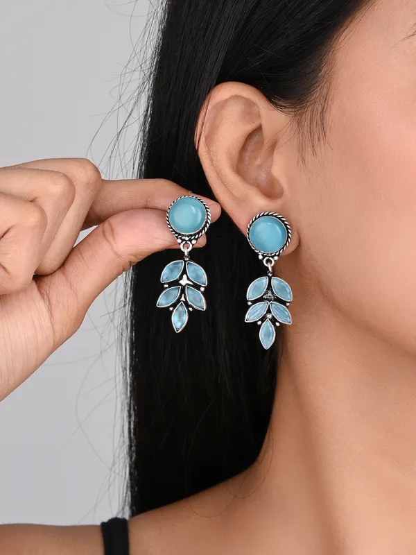 Silver_Oxidised_leaf_drop_earring