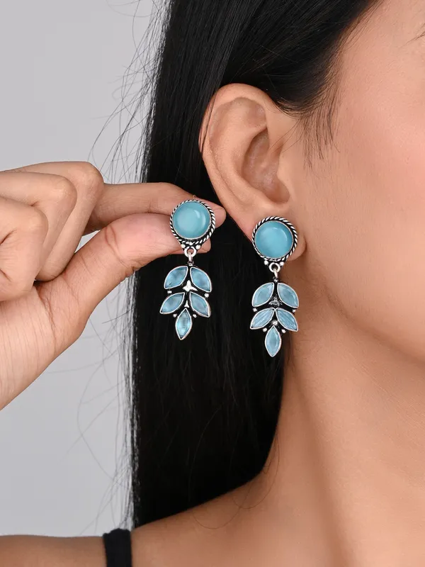 Silver_Oxidised_leaf_drop_earring
